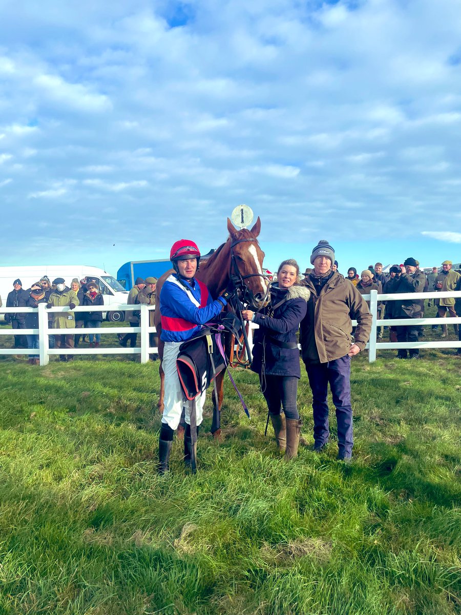 🏆OLLY NORSE🏆 wins the @tattscheltenham 4-year-old Maiden Race at <a href="/LarkhillRacing/">Larkhill Racing</a> for <a href="/JMR_jamesridley/">james ridley</a> and <a href="/TM_OBrien/">Tommie O'Brien</a>  #GoPointing #GrassRoutes