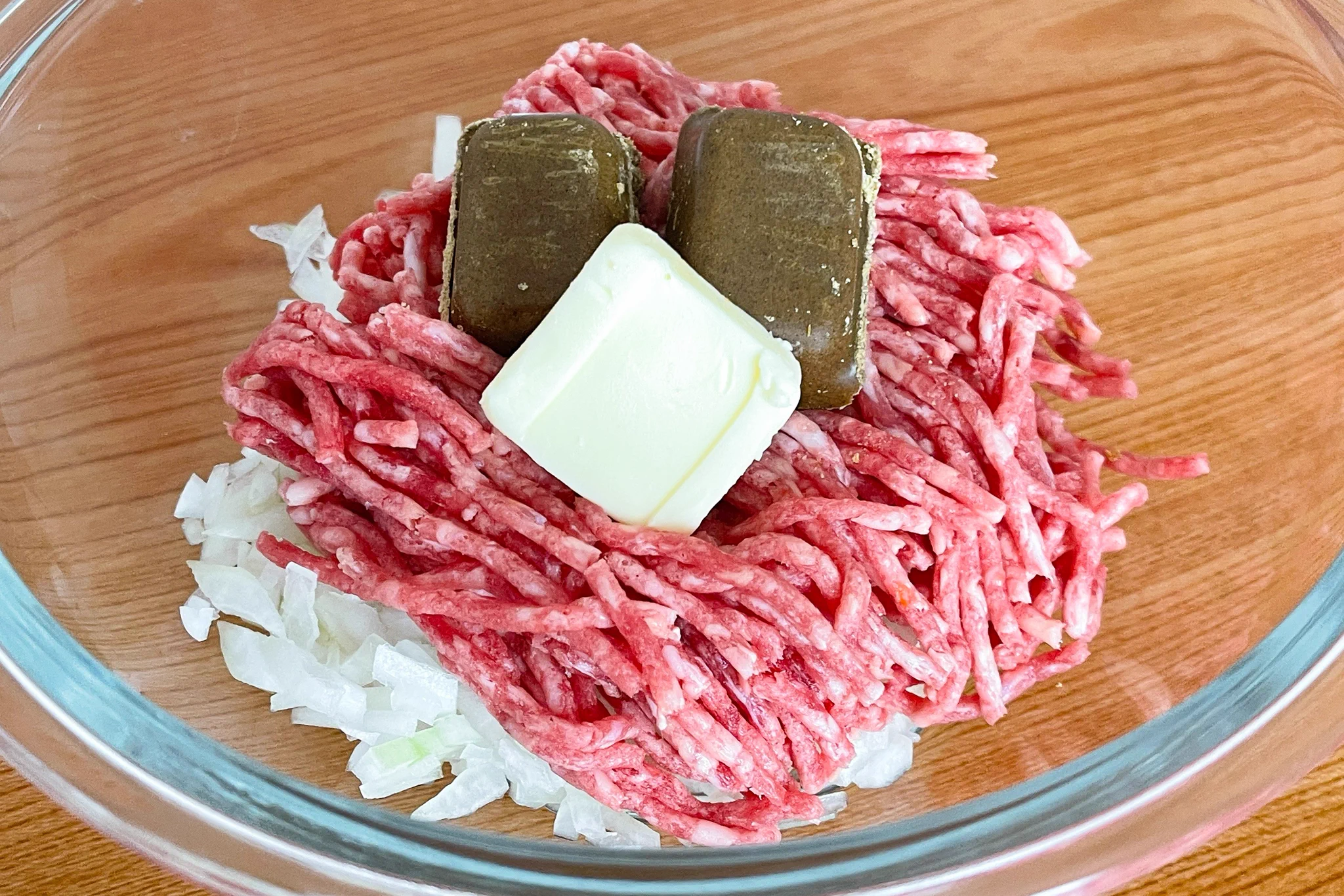 半熟卵との相性が抜群！「世界一カンタンなレンジキーマカレー」の作り方がこちら！
