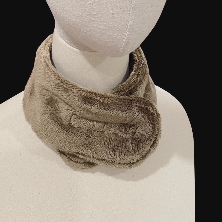 MiaSewing's tweet photo. DIY neck wrap scarf 🧣🧣🧣 Great sewing idea to sell or give as a gift | Step by step sewing tutorial
https://t.co/saENlAKT3W #sewing #diyscarf #handmade #scarf #wrapscarf https://t.co/usYQXsQcOM