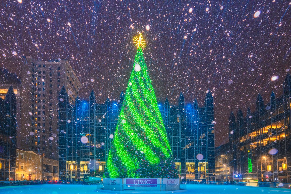 DaveDiCello's tweet photo. More images from last night's snow in #Pittsburgh as part of my Snowglobe Series, this time of the tree at PPG Place. I'm a huge fan of the new tree; last year all these images would have looked the same, but this year every one is different. Really makes for some amazing scenes. https://t.co/gVLtTSCBzy
