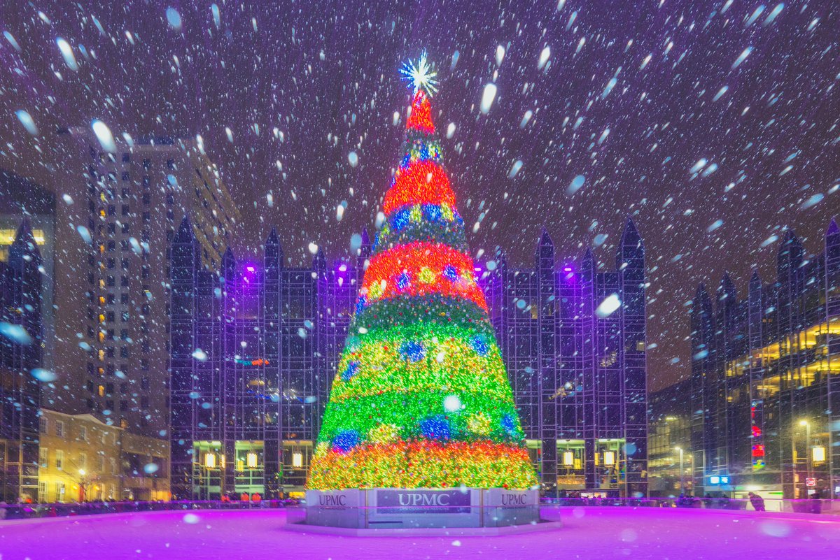 DaveDiCello's tweet photo. More images from last night's snow in #Pittsburgh as part of my Snowglobe Series, this time of the tree at PPG Place. I'm a huge fan of the new tree; last year all these images would have looked the same, but this year every one is different. Really makes for some amazing scenes. https://t.co/gVLtTSCBzy