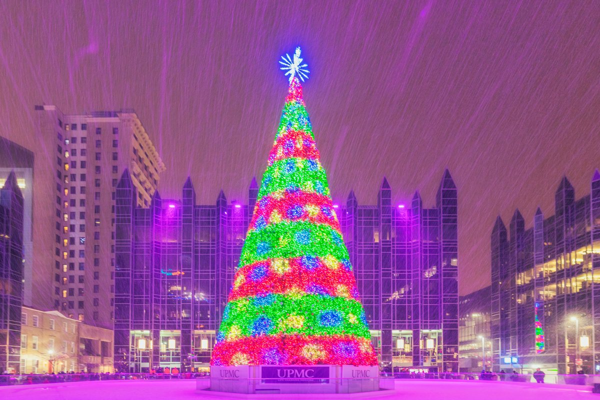 DaveDiCello's tweet photo. More images from last night's snow in #Pittsburgh as part of my Snowglobe Series, this time of the tree at PPG Place. I'm a huge fan of the new tree; last year all these images would have looked the same, but this year every one is different. Really makes for some amazing scenes. https://t.co/gVLtTSCBzy