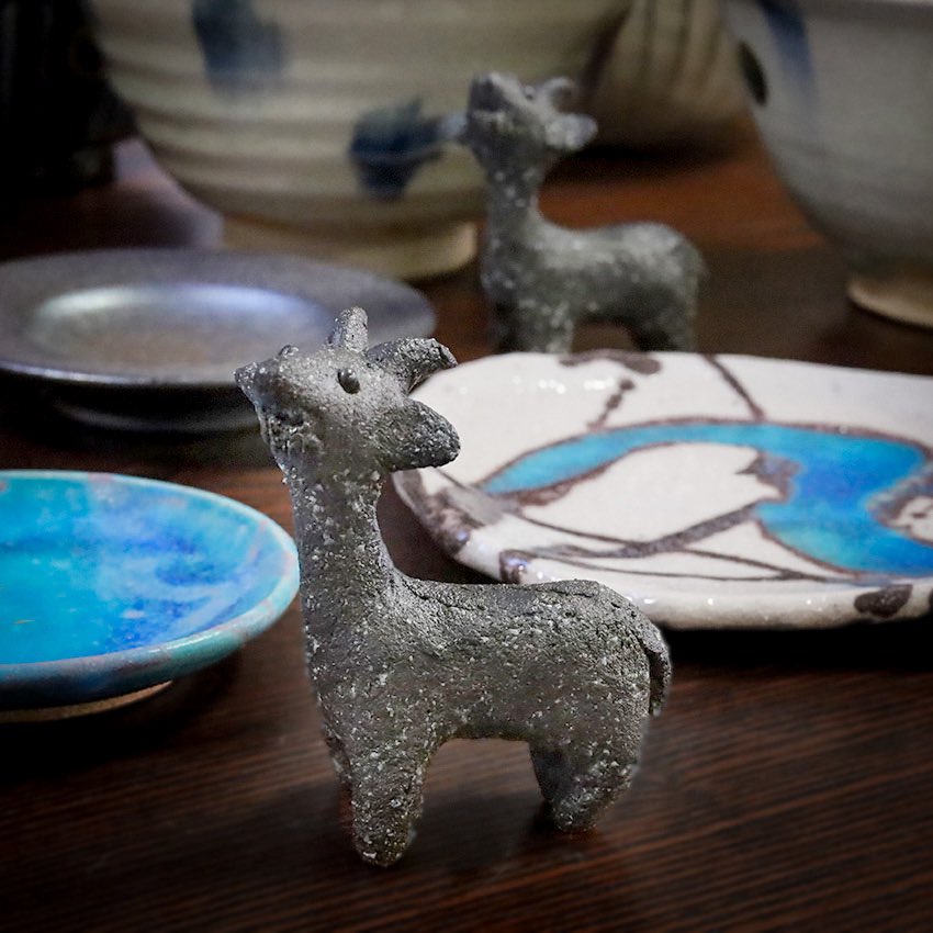 ArtisticNippon's tweet photo. Shigarakiyaki goat ornaments #hechimon #ceramicanimals https://t.co/w1j4V7nSkM