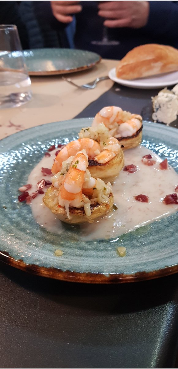 faliboom's tweet photo. Estos Pando hacen unas cosas que 😋🤤🤤 
#restaurante #pandosevilla https://t.co/LU9QCGhAZ9