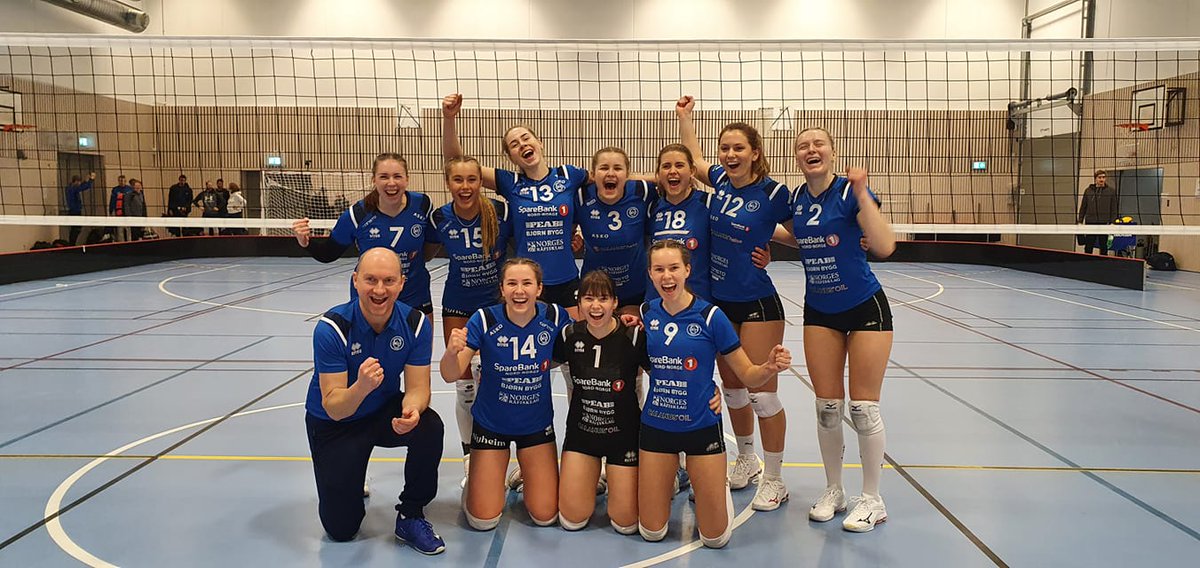 BKTromsoe's tweet photo. 🏐 En fin dag for #volleyball i dag!
👏 #BKTromsø Elite Herrer vant 3-0 borte mot OSI Volleyball.
👏 BK Tromsø Elite Damer vant 3-1 borte mot Oslo Volley.
👏 BK Tromsø 2 Damer (bildet) vant 3-1 borte mot Sandnes, og tok dermed sin tredje (!) strake borteseier denne helgen! https://t.co/mNOpuqcn5A