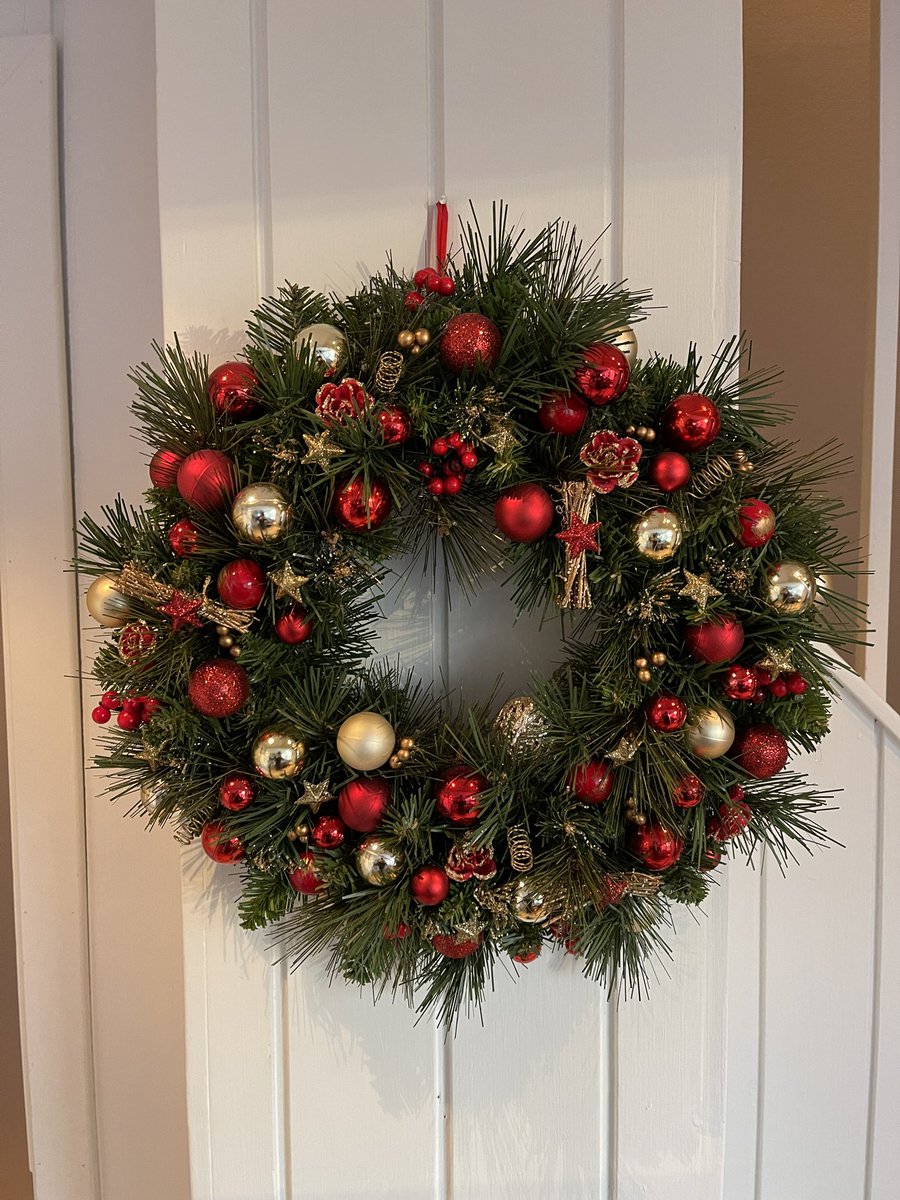 SuperGeir's tweet photo. Ok, vi har pynta litt. #juletre #julepynt #advent https://t.co/4kjaVhPM3Z
