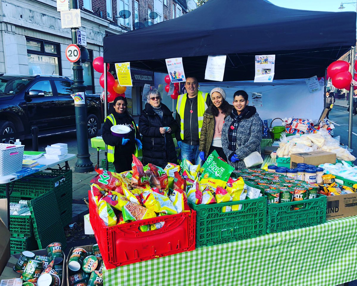We’re at the Light Up Whitton event in Whitton high street until 6pm 🙌 Come down and say hello, rescue some food and play our tombola! <a href="/LoveWhitton/">Love Whitton</a> #merrychristmas #surplusfood #endfoodwaste