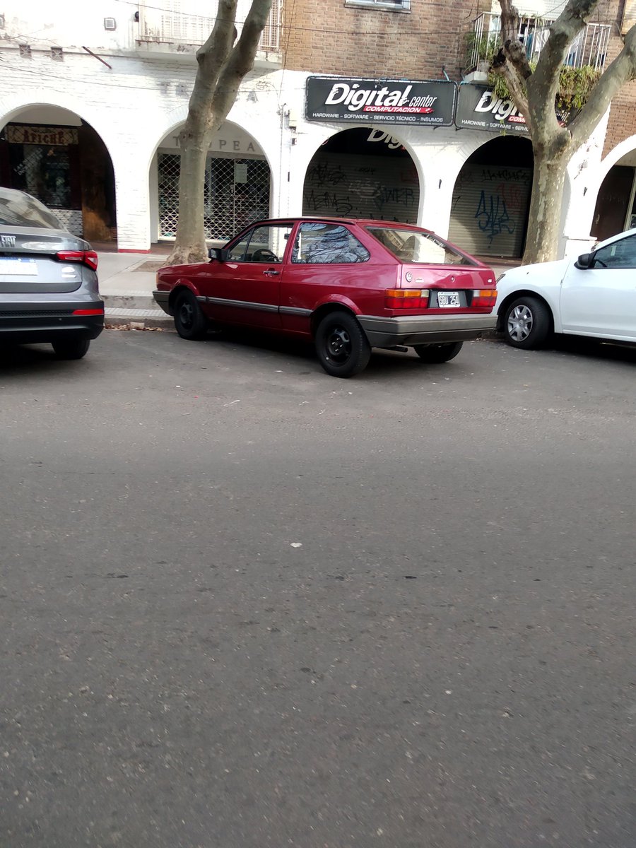 EmiCristofaroBj's tweet photo. Me robaron el auto anoche en plaza plate, patente SBU254, tiene un golpe chiquito en la tapa del baúl, por favor ayúdenme a difundir! https://t.co/ae34JKA48t
