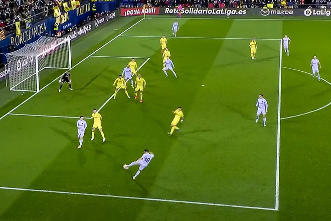 DAgee217's tweet photo. Barca won the first away match in La Liga this season
Two late goals from Memphis Depay and Philippe Coutinho helped Barca to beat the home team Villarreal 3-1 in the 15th round of La Liga on the morning of November 28. https://t.co/ohdUtvU5gV