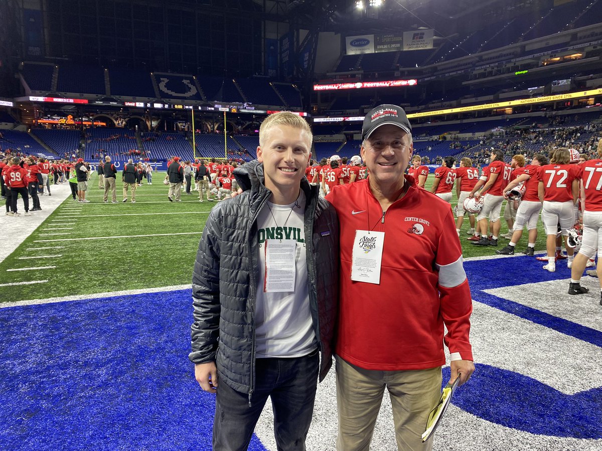 JoeySiderewicz's tweet photo. Congrats on #4 Dad. My all time favorite coach! https://t.co/SnQ4omTK1R