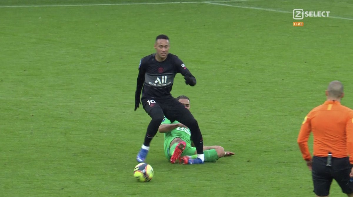 VIDEO: Neymar suffered a terrible injury