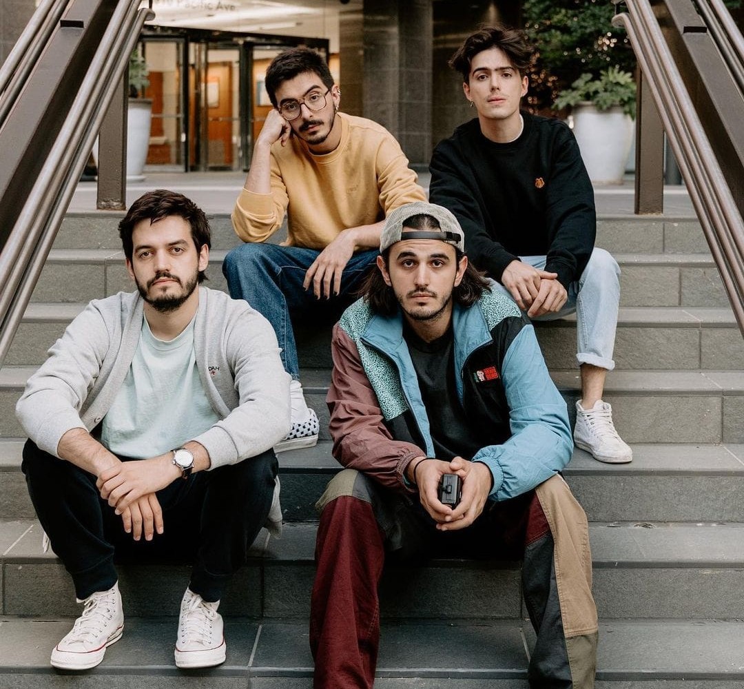 UniversalMusicE's tweet photo. Para esas cosas que #SimplementePasan y te hacen sentir como un #Idiota, no hay nada mejor que solucionarlas con la música de @MoratBanda 😍🎶❤️ Así que empieza #DeCero y #EnamórateDeAlguienMás con el álbum #ADóndeVamos ya disponible aquí ➡️ https://t.co/q7IYnJsGg7 https://t.co/mrsoYAa5fe