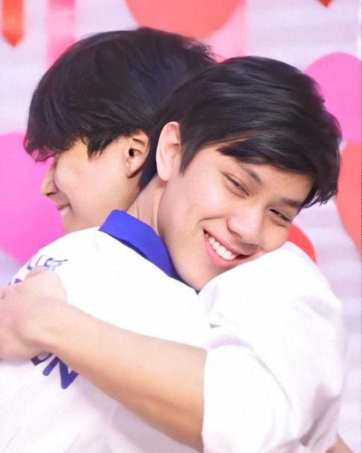 <a href="/ohmpawatt/">Ohmpawat</a> Happy