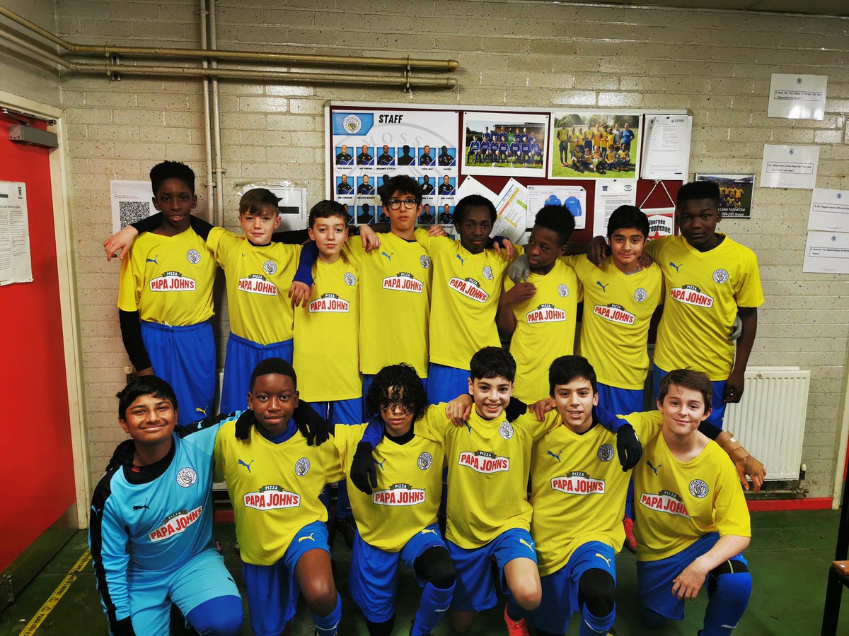 Thanks to <a href="/PapaJohnsUK/">Papa Johns UK</a> for their sponsorship of our U13 team kit. @FletcherMoss_FC <a href="/EMJFL/">EMJFL</a> <a href="/izzy_syed/">Izzy syed</a>