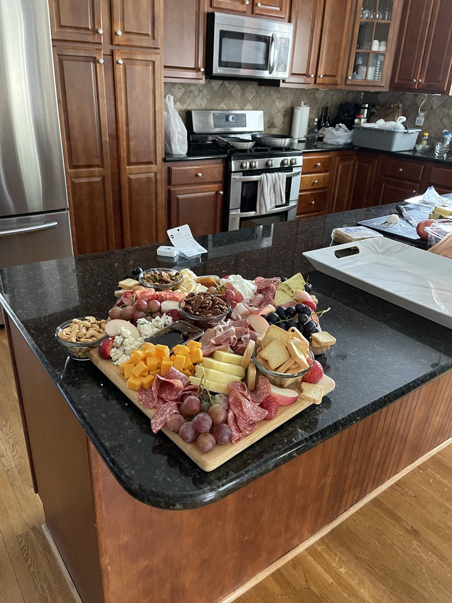 markeith_sutton's tweet photo. Charcuterie board‼️ #snackercrackercontest #SnackSeason #snack #Food #Foodie #foodpic #charcuterie https://t.co/x9k5mT5w3a