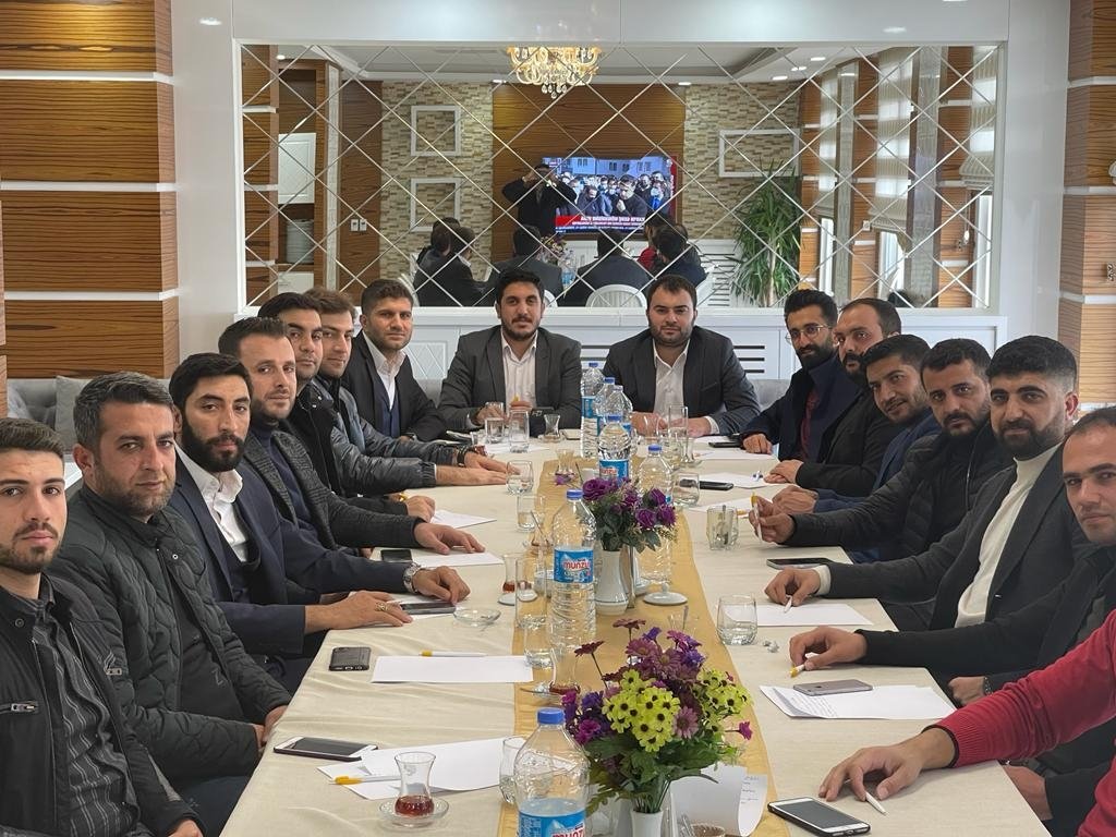 Bölge kordinatörümüz Sn.Mehmet Akif AĞIRMAN ve Ak Parti il Gençlik Kolları Başkanımız Sn.Ahmed Mahsum MELİKOGLU ve 17 ilçe Gençlik kolları toplantısını gerçekleştirdi.
Toplantımız hayırlı uğurlu olsun
@MahsumMelikoglu 
<a href="/eyupkadirinan/">Eyyüp Kadir İnan</a> 
<a href="/mucahidsuleyman/">Mücahid Süleyman Daldallı</a>