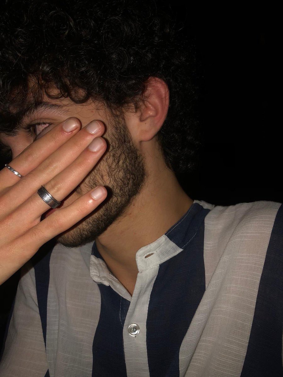 ex_multis_unum's tweet photo. ciao belli, non aprivo twitter da secoli.
ritorno da omosessuale poco ortodosso, a tratti blasfemo e incazzato, ma ho anche dei difetti. 
allego foto di una delle serate più impegnative degli ultimi tempi: https://t.co/yuU8O0Q1J3