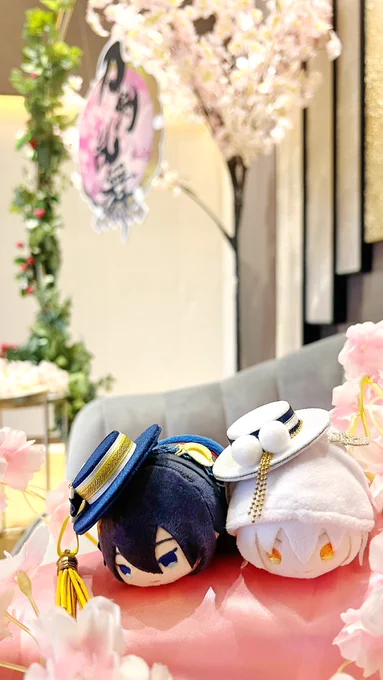 ヒルトンとうらぶコラボ撮影スポットは、そのまま撮ると推しグッズのおもちが小さくなるので(3枚目)、こんな感じで撮りました館内、至るところがクリスマスデコレーションでとても可愛かった 