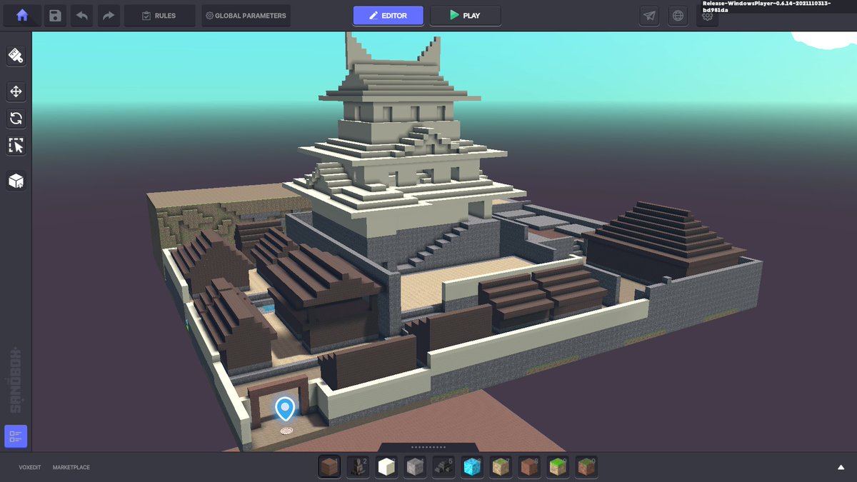 hiroohtaki's tweet photo. sandbox進捗。ハリボテの城だけど建ててみた！スケール感は掴めたのでこれから建物とか小道具とか大量のアセットを作ることになりそうです。城建てるとかロマンしかない！笑

楽しい☺️

#SandBox https://t.co/KpffYuHHtc