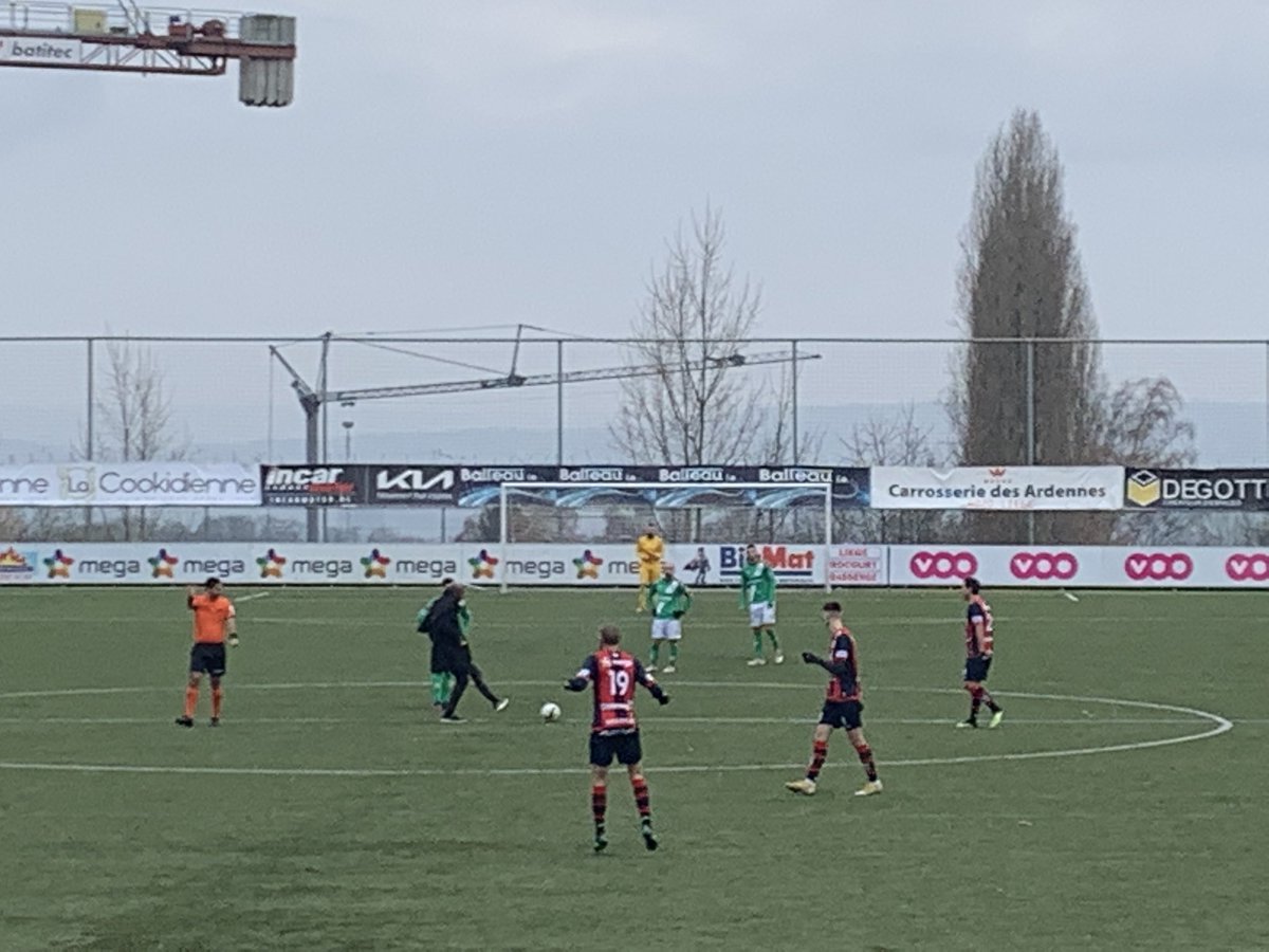 RFCLiege_news's tweet photo. Accueil de star pour Kalilou Fadiga, chez lui… au #RFCLiège 
#FCLRFB #RFCLFrancsBorains https://t.co/w4BGKq91Iw