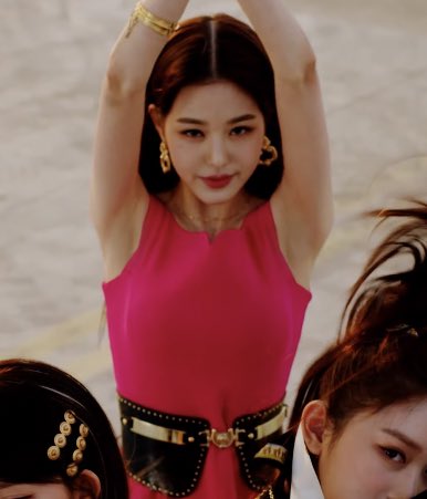 wonyoung pics tweet media