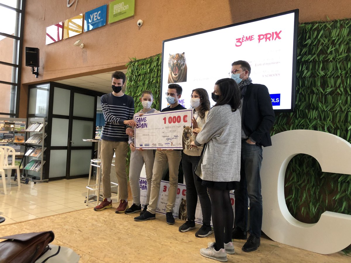 Remise des prix #Butternot #BuildWorkout #NewWorld @YEC_Troyes <a href="/pepite_ca/">Pépite Champagne-Ardenne</a> Bravo à tous les porteurs de projets et aux étudiants <a href="/TechnopoleAube/">Technopole de l'Aube en Champagne</a>