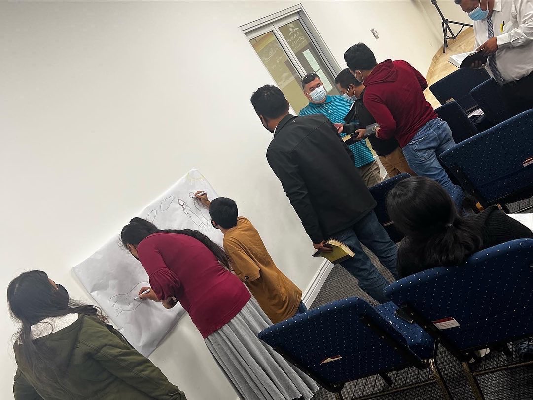 bellyjeff's tweet photo. Postales de nuestros Niños, jóvenes y adultos todos con una sola misión !! Velad y orad!! Vigilia en “Gratitud a Dios” 12 horas de mucho poder y grandes bendiciones 🙌🏼🙏🏼 #DistritoNortePhoenix #NorthValley #PrimeroDios 👍🏻👍🏻 https://t.co/KeD8vhG8RE
