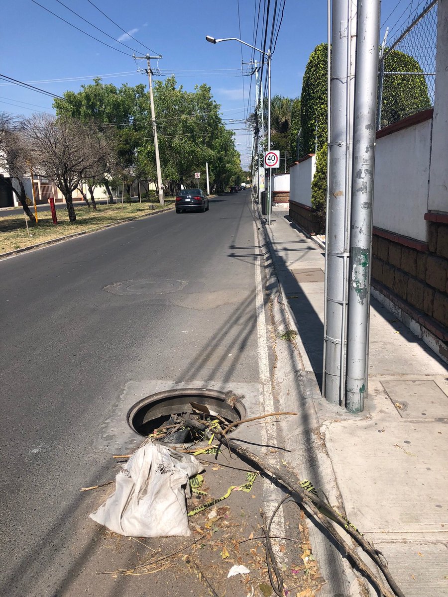 pacoverdugo's tweet photo. @malvarezvargas En avenida Galindas 120 se ha hecho el reporte desde hace varios días y nada https://t.co/KHOdSrSZlw