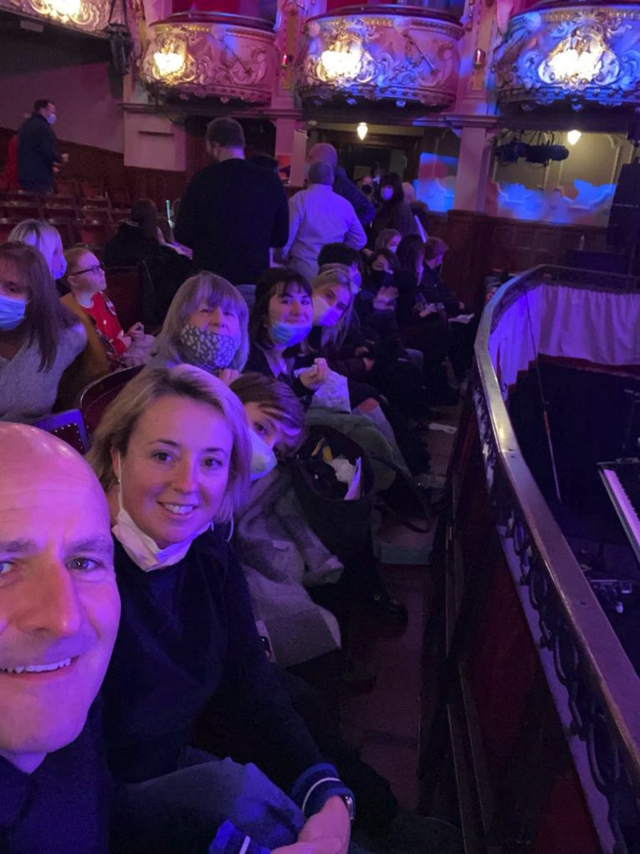 sonialivesey's tweet photo. @grantstott #sleepingbeauty #kingstgeatreedinburgh #allanstewart Loving being back at the panto ! Even Chris agrees 🤣 https://t.co/mWYZpeKzq9