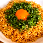 余った茹で汁と卵白でスープも作れちゃう!「チキンラーメン」のアレンジレシピ!