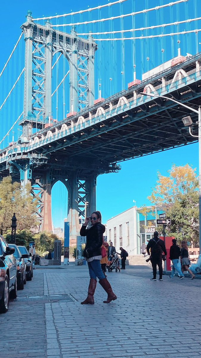 DaniiRamos12's tweet photo. There’s no place like…. NYC. Feeling like a model 📸— must be the air here ❤️ . . . . . . .  #nyc #dumbobrooklyn #brooklynbridge #fallinnewyork  #nycphoto #newyorkcity #realtorlife #feelingpretty #babyitscoldoutside #workhardplayhard #november  #bigapple #bigdreams #iloveny https://t.co/LYM95rTtgc