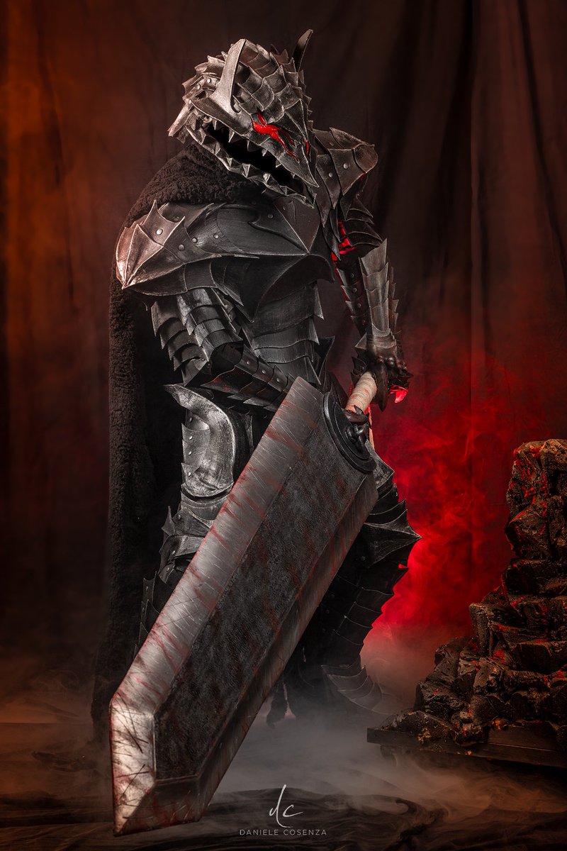 The Beast of Darkness 🖤 More Berserk Armor for you 😉 I'm happy you appreciated it so much! 🙏 As said, definitely I need to wear this for a new Shooting but sure I'll do some improvements 💪 #berserk #guts #cosplay PH @DCPhotocosplay