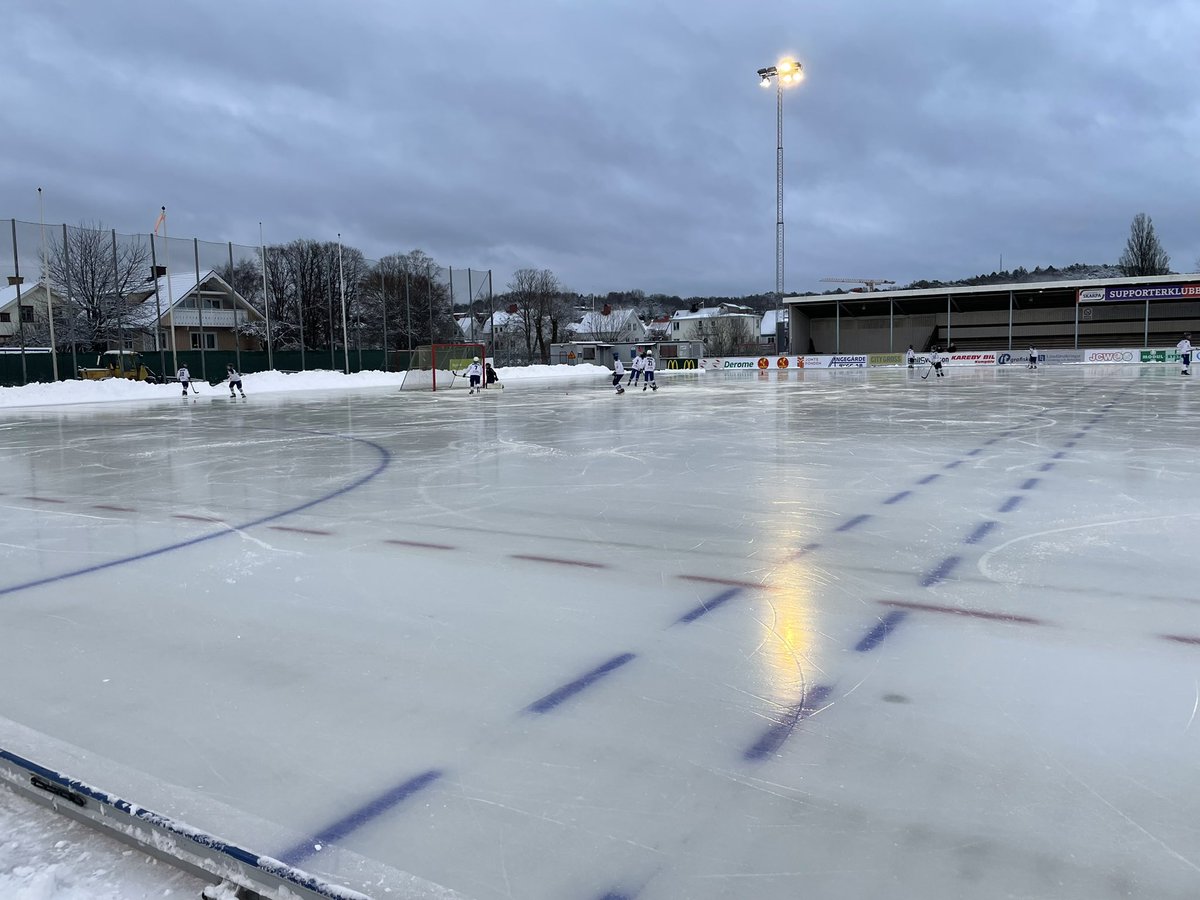 BARAPROFFS's tweet photo. @HojdenSk @vlbk_officiella Skarpe Nord, SK Höjden P08 mot Kungälv https://t.co/RWOKFphZU1