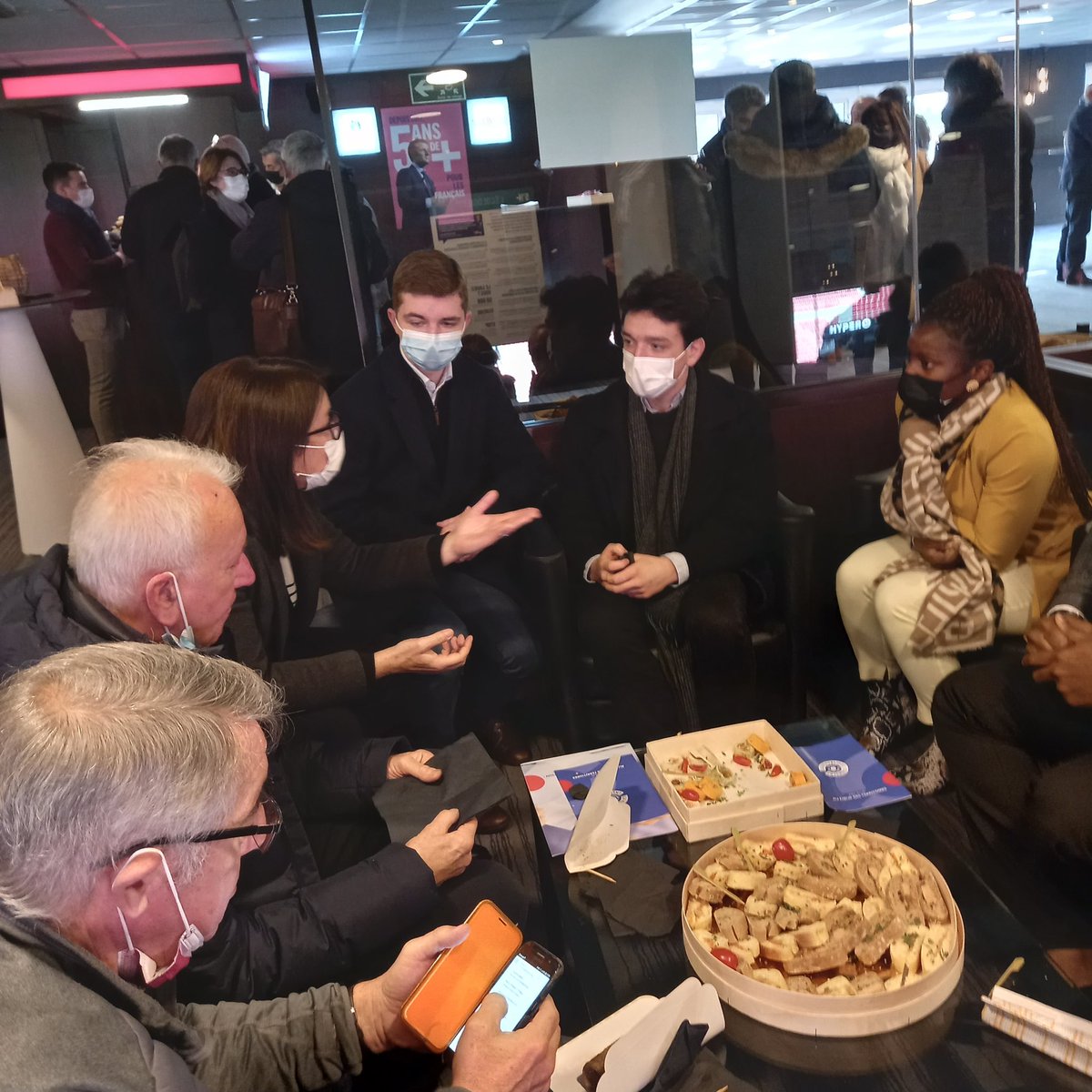 Plaisir de retrouver de nombreux militants, élus et collègues parlementaires au Campus breton des territoires. Rassemblés et mobilisés pour 2022 !@RepEnsemble <a href="/JeunesMacronBZH/">Jeunes en marche Bretagne</a> <a href="/EnMarcheBZH/">En Marche BZH</a> @TdP_Bzh <a href="/HorizonsLeParti/">Horizons</a> <a href="/modembzh/">MoDem Bretagne</a>