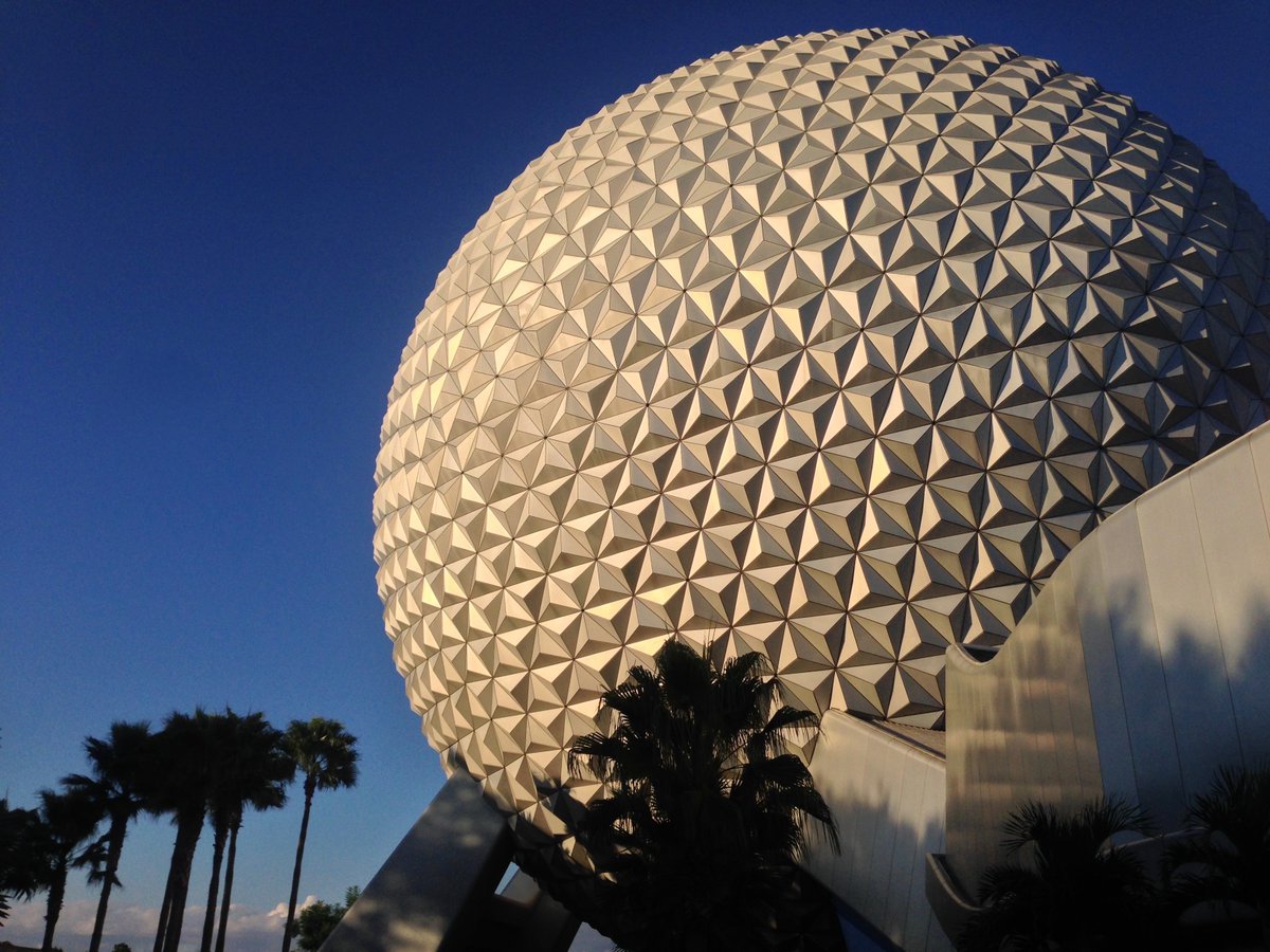 homes4uu's tweet photo. #SpaceshipEarthSunday

What a perfect landmark! 

Photo credited to 
James and Carol Lee on Unsplash https://t.co/hEqEIaJ6sN