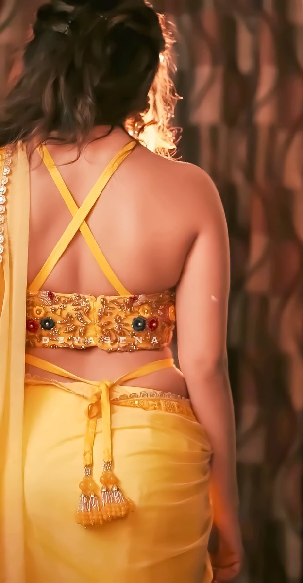 RaashiSena's tweet photo. Ishu 🍑🤤 https://t.co/ydNtfIF8CX