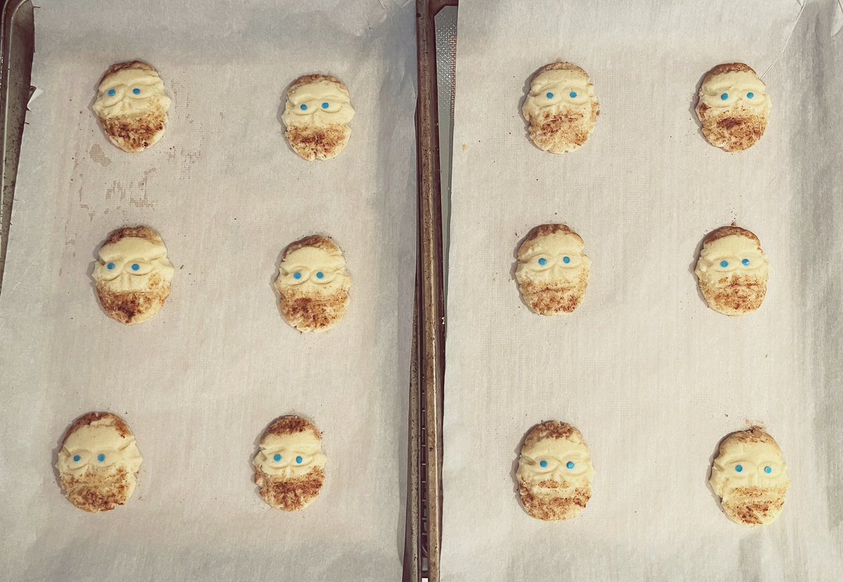 aprilopall's tweet image. I made Paul Giamatti biscuits for a Cards Against Humanity Bake Off quick-draw challenge 😂 

They look like little odd Santas (sorry, Paul), but they taste great and they earned me $5 👍 

#cookies #cookiechallenge #bakeoff #sugarcookies #paulgiamatti #cardsagainsthumanity