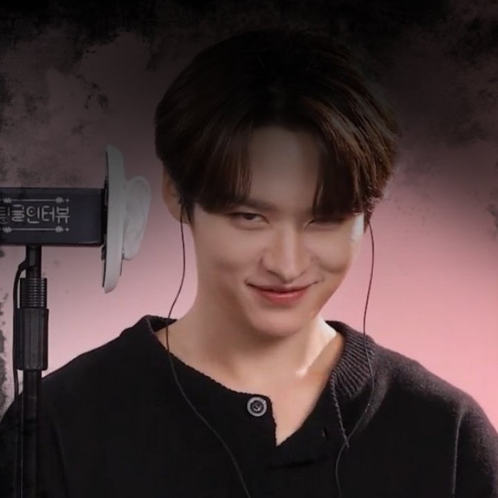 Fabi_u_u's tweet photo. 당신이 새벽 3시에 일어나서 이것을 발견했다고 상상해보십시오. #StrayKidsComeback https://t.co/RfIwk2vC6C