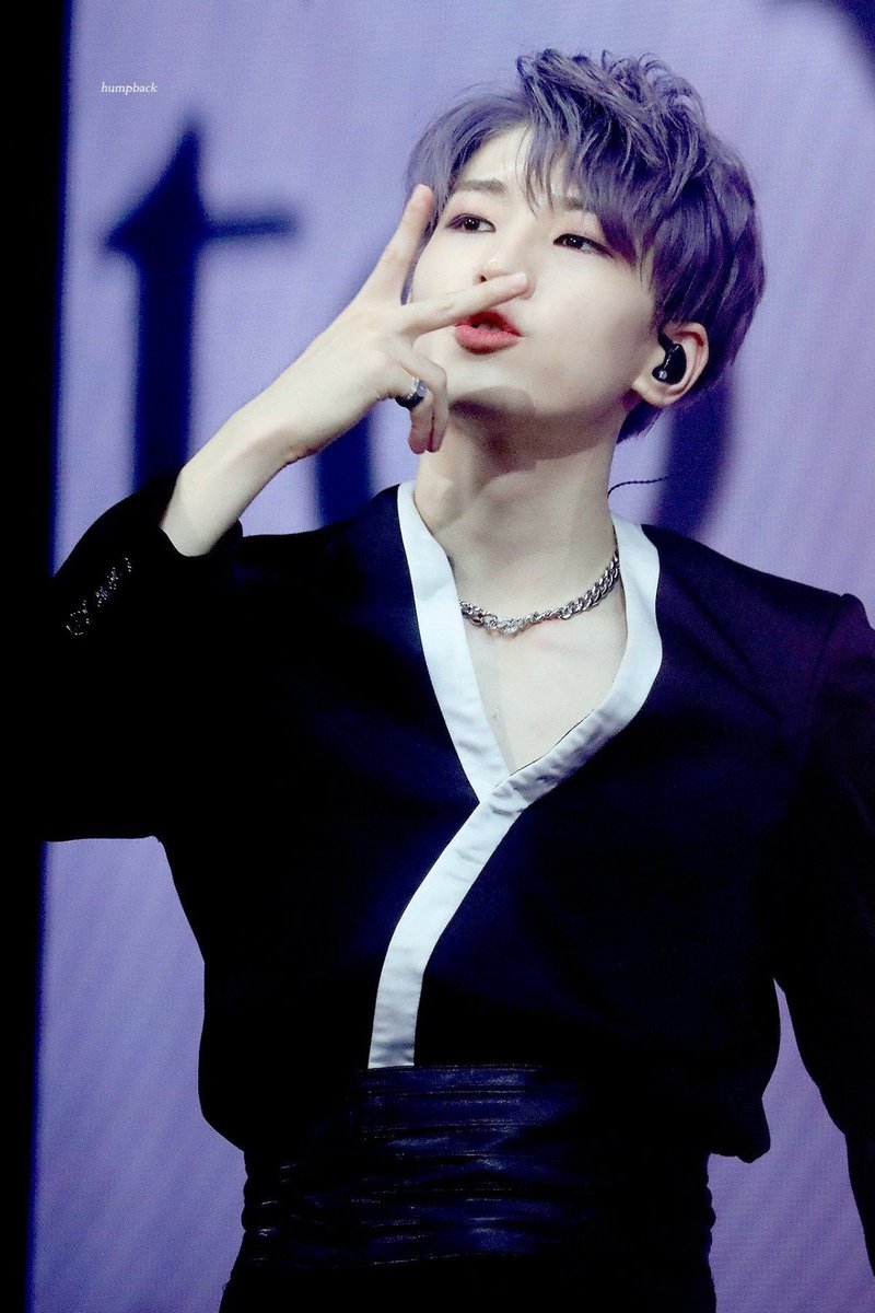 Hello_yuy's tweet photo. #MAMAVOTE #seventeen
브이인지 숫자인지 모르겠다만 브이인걸로 https://t.co/wmP3tcJZMD