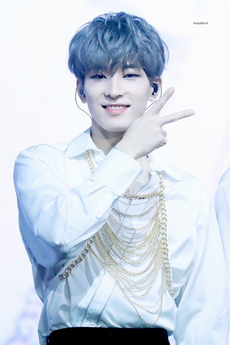 Hello_yuy's tweet photo. #MAMAVOTE #seventeen
브이인지 숫자인지 모르겠다만 브이인걸로 https://t.co/wmP3tcJZMD