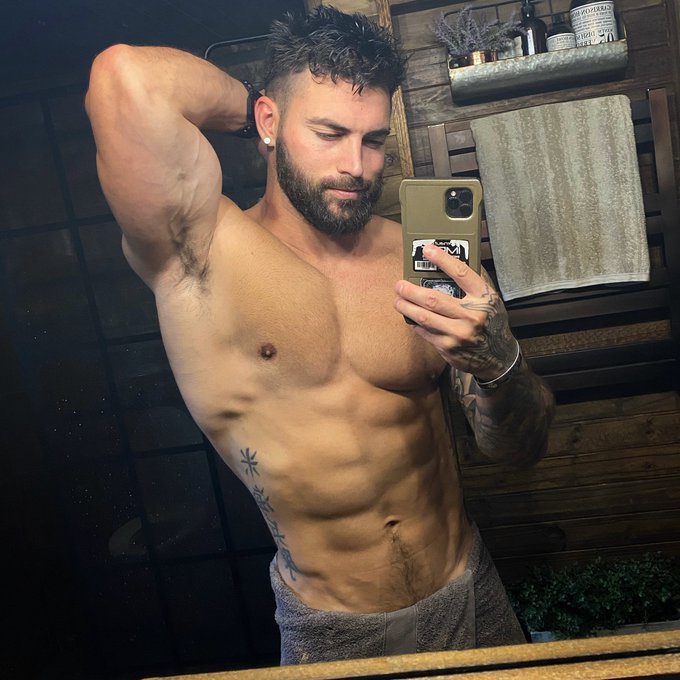 New vid! https://t.co/rzaiC9BSdq https://t.co/IcQhA8iRCf