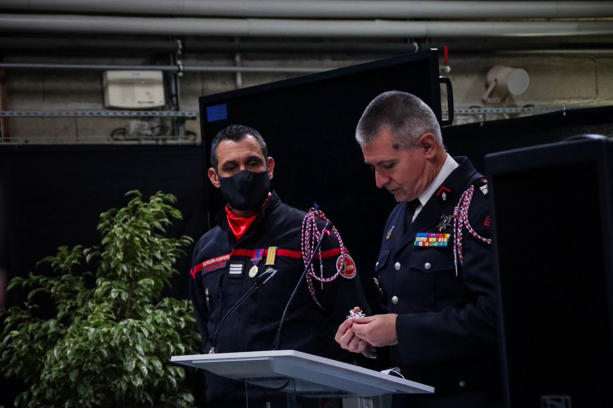 SDIS_89's tweet photo. 👩🏻🚒#Cérémonie de #SainteBarbe au #CIS de Joigny : soirée rythmée au son des 🎺 pour célébrer ensemble ce RDV incontournable de l’année !
👏🏻#Allocutions des #Autorités & #ChefDeCommandement pour clôturer cette belle cérémonie en adressant de sincères remerciements aux @PompiersFR https://t.co/tXjcmj56TT