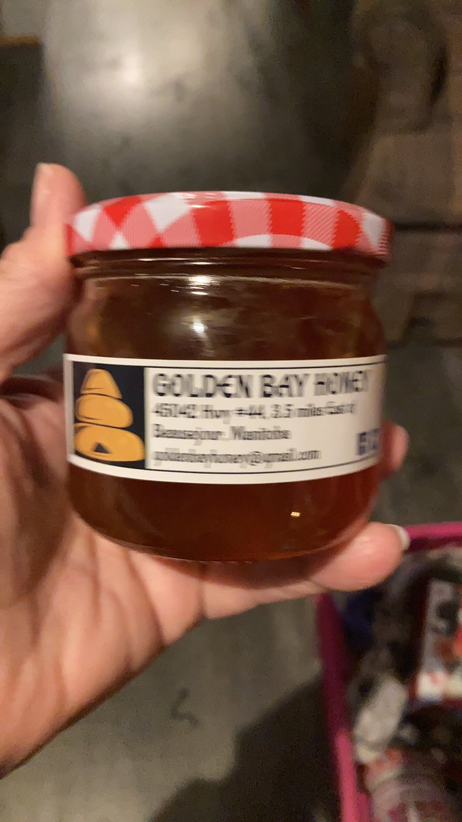 CindyBuss4's tweet photo. Visit Golden Bay Honey at the Assiniboine Downs today for your Gift Giving ideas!!! &amp; every Sunday till Christmas. https://t.co/AkivFJGWZH
