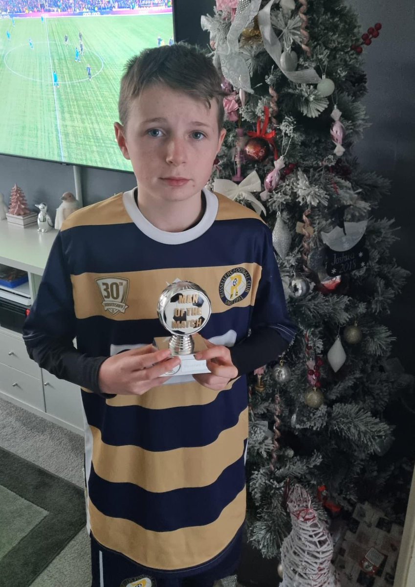 RussellersMini's tweet photo. Under 13s #MOTM excellent goal &amp; good work rate all game  today #welldone #uptheruskies https://t.co/aPDPamNfa0