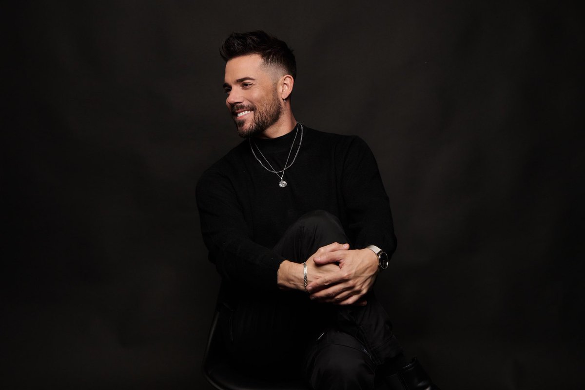 RobertMendozaMusic tweet media