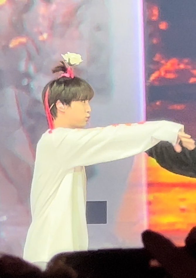 JinCrave's tweet photo. Somebody give us HQ picture of this Pocket Seokjinnie! Please! 😭😭 https://t.co/8JRAdfunBP