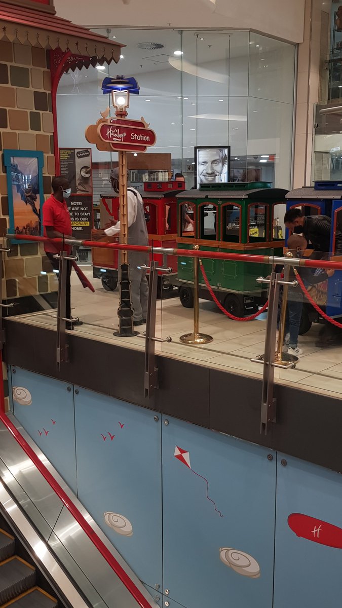 Sighchaotix's tweet photo. In South Aftrca the only trains that do run are those operated by #HamleysToyStore.
@MbalulaFikile must ask @HamleysOfficial how they do it ๐๐ https://t.co/cspnzP4N31
