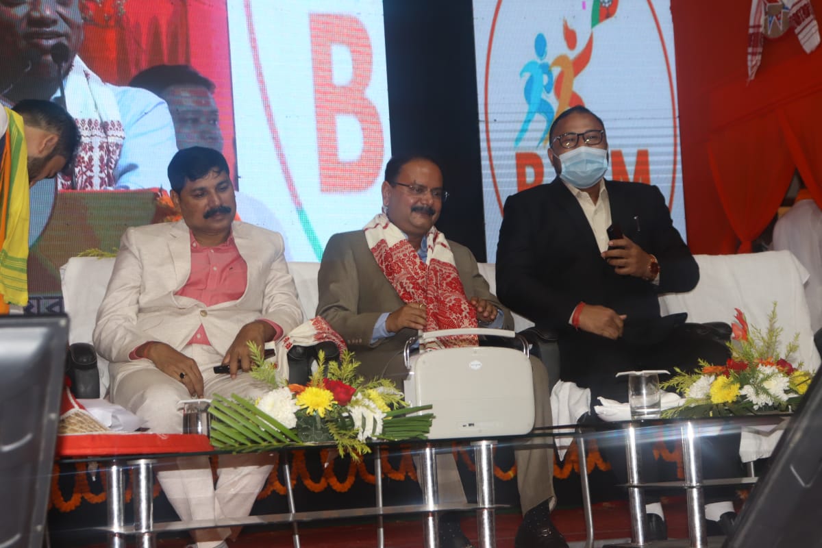 BimalBorah119's tweet photo. India's youth is it's greatest asset and are playing an integral role in realising Hon'ble PM Shri @narendramodi Ji's vision of #YouthLedDevelopment.
Addressing our yuva karyakartas, I urged them to continue their dedicated service to the nation building process.
2/3 https://t.co/rwYKH8DMyV