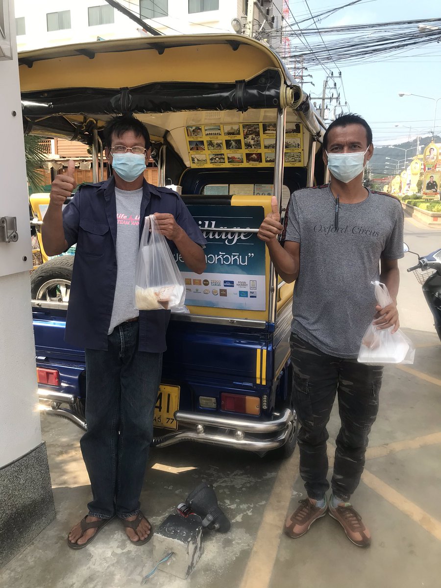 noochtaohuahin's tweet photo. สำหรับวันนี้ ขอขอบคุณเจ๊ออยอีก1วันนะค่ะ นอกจากนุชที่ได้ทานไก่แล้ว ก็ยังแบ่งไปให้พี่ตุ๊กๆและก็พี่โบกรถได้ทานไก่ด้วยพี่เค้าฝากมาบอก ขอบคุณเจ๊ออยมากๆค่ะ ❤️🙏🏻#เป๊กผลิตโชค️ #PeckPaLitChoke @viskyone https://t.co/XM21NQ1m4Y