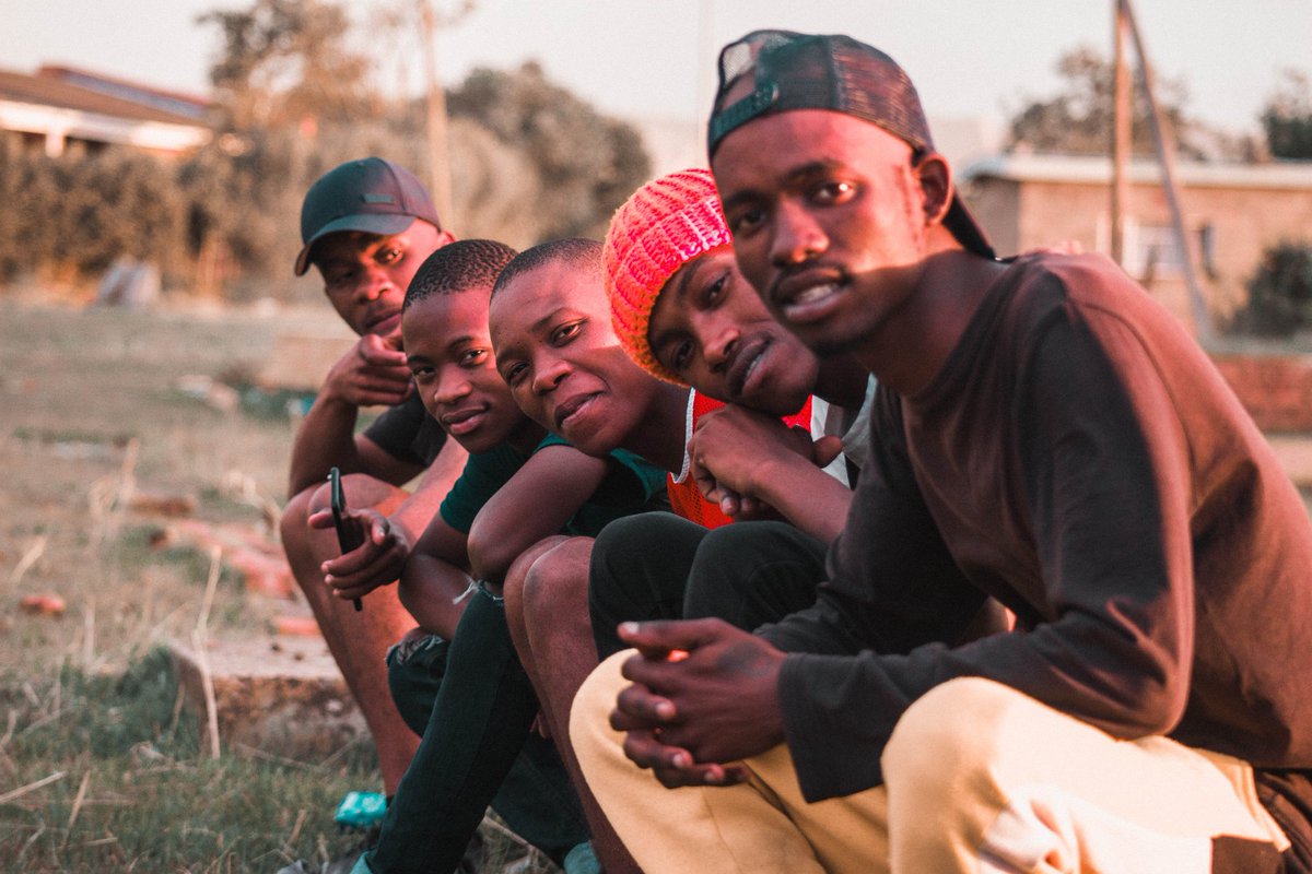BeatzMaj3's tweet photo. My gang gang https://t.co/V53olTBEFN